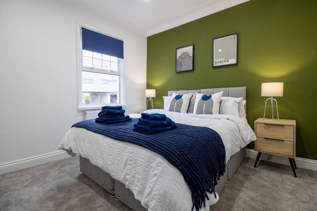 Spacious 3 Bed 3 Bath Aldgate London