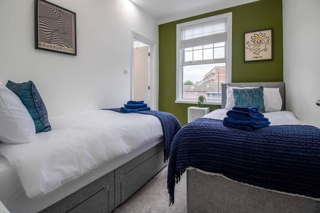 Spacious 3 Bed 3 Bath Aldgate