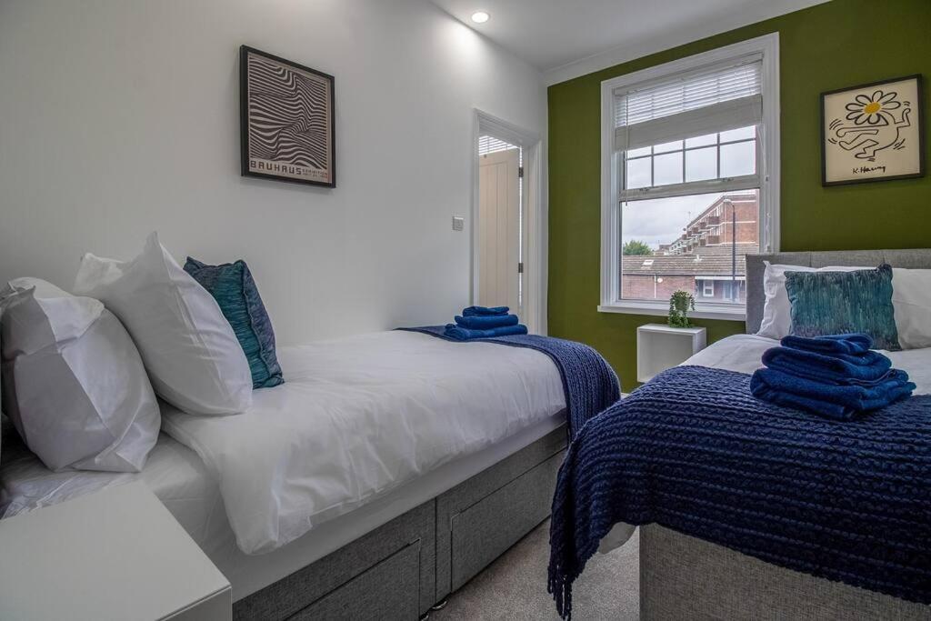 Spacious 3 Bed 3 Bath Aldgate