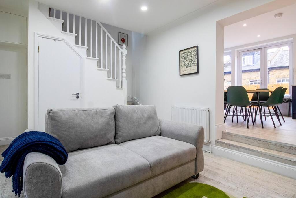 Spacious 3 Bed 3 Bath Aldgate *