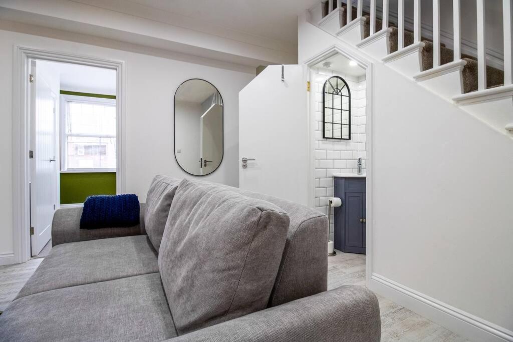 Spacious 3 Bed 3 Bath Aldgate * London