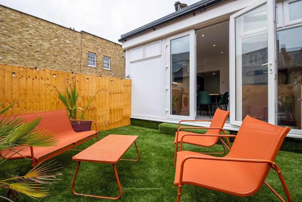 Spacious 3 Bed 3 Bath Aldgate
