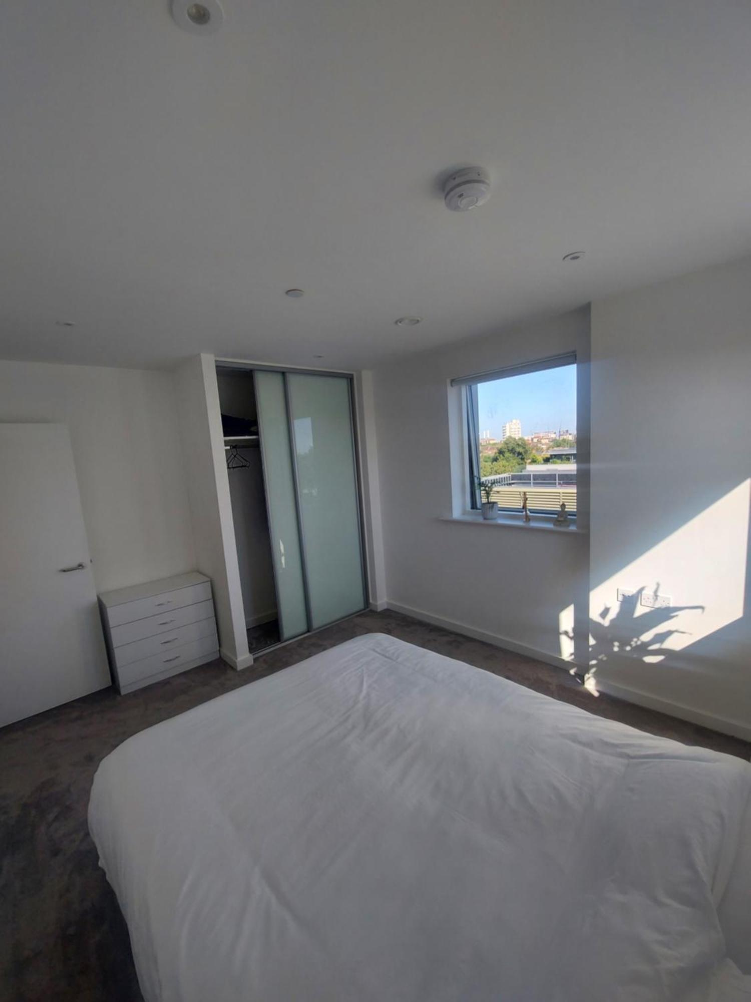 Modern Penthouse 2 Bedroom Flat In Stockwell - Brixton Apartment *
