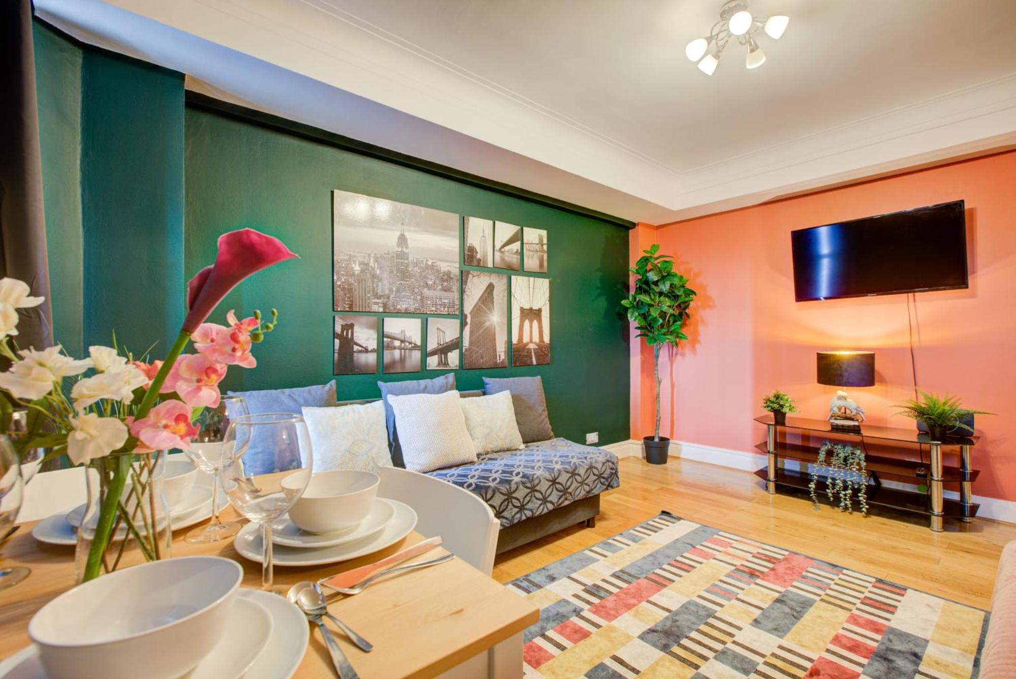 2 Bedroom Edgware Road Paddington Apartment