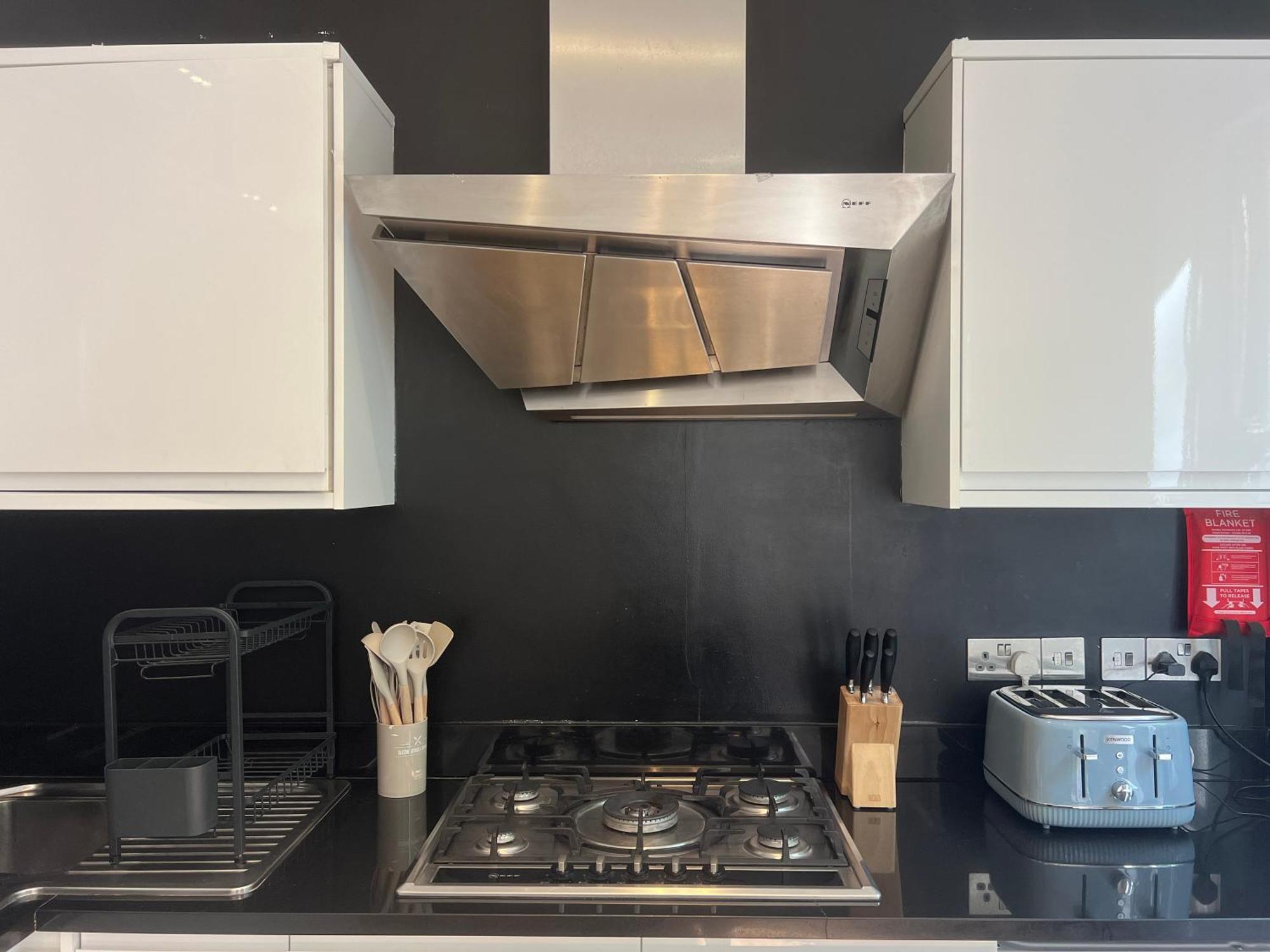 Apartment 3.5 High Ceilings - Centrally Located London
