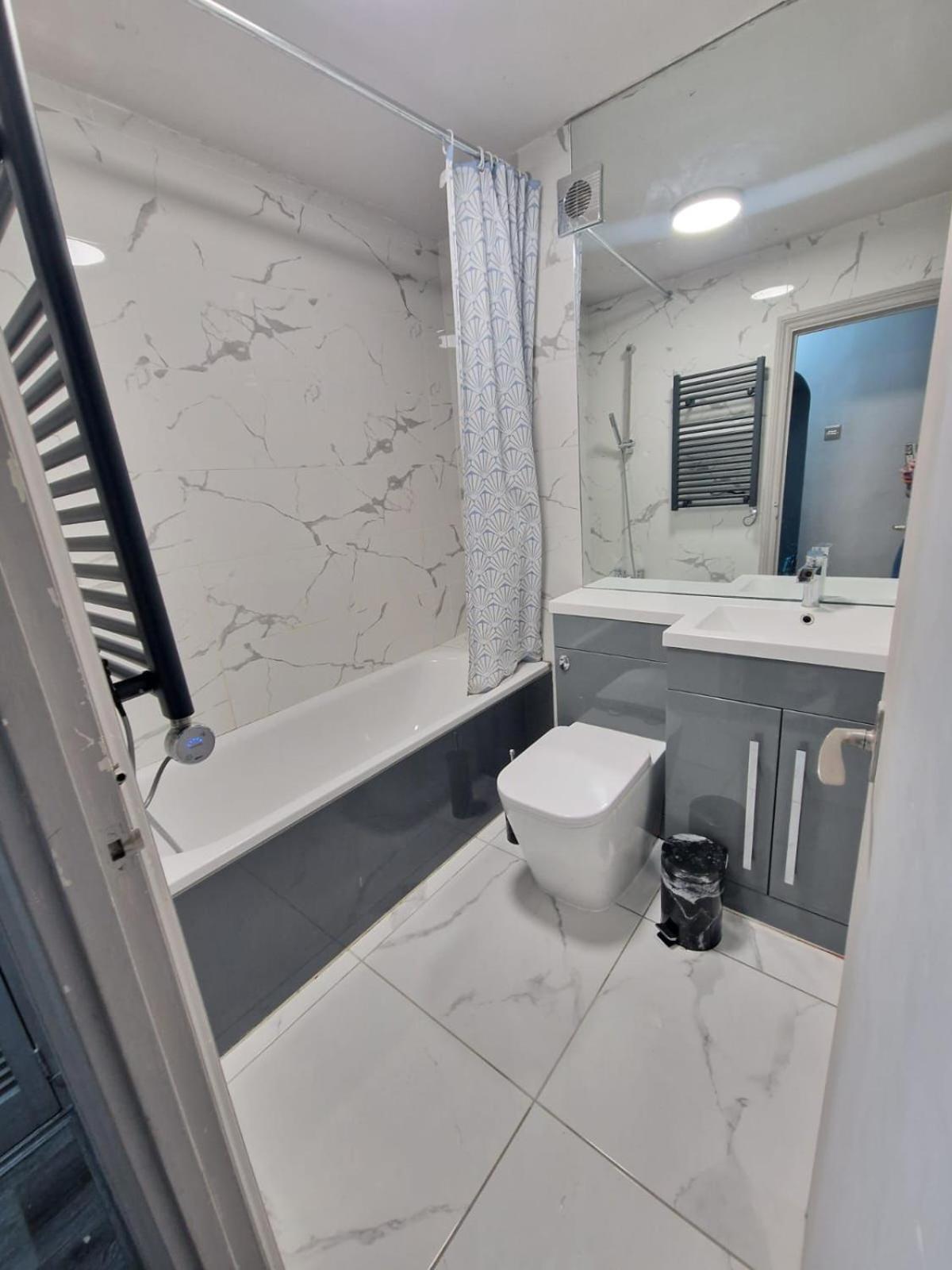 Baker Street Residences *