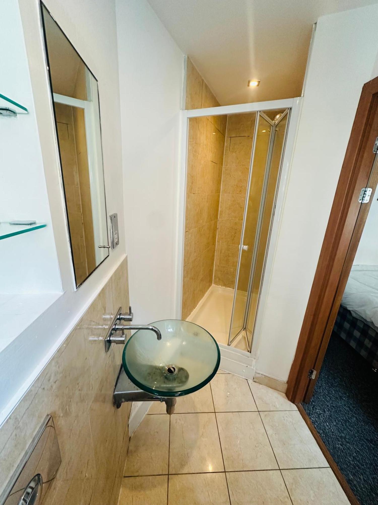 Guest house Barchester St London
