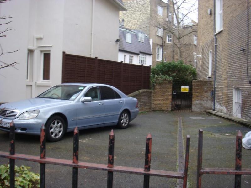Apartment Kensington Gem London
