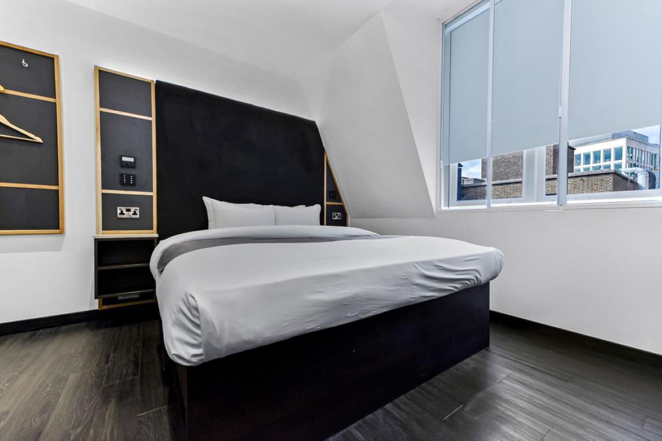 The Z Holborn 3*