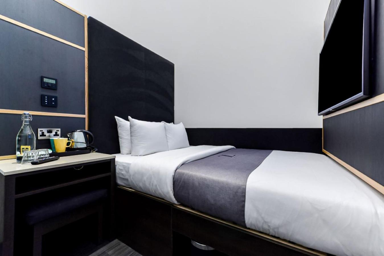 The Z Holborn 3*