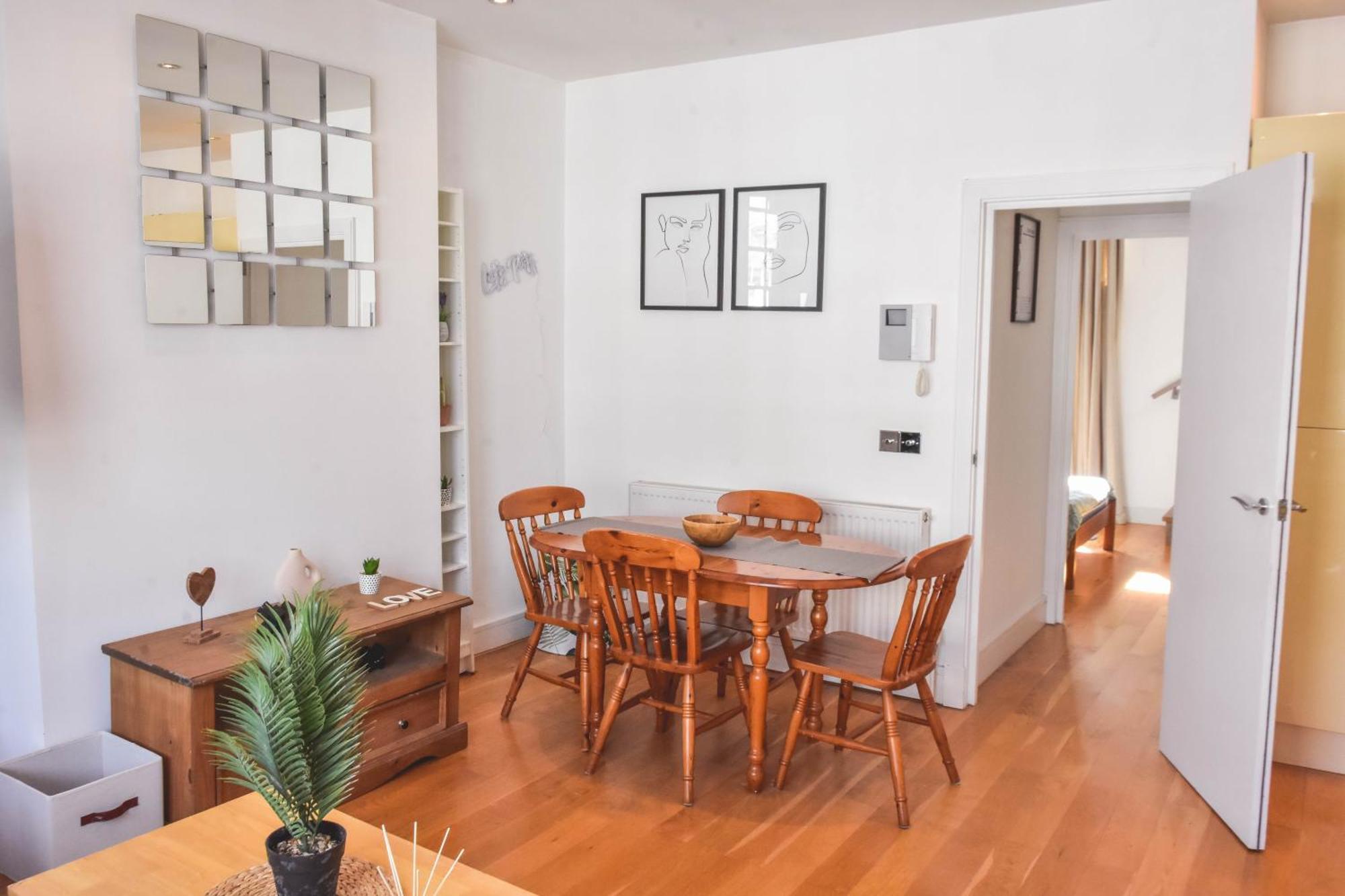 Putney , Modern-flawless ! * London