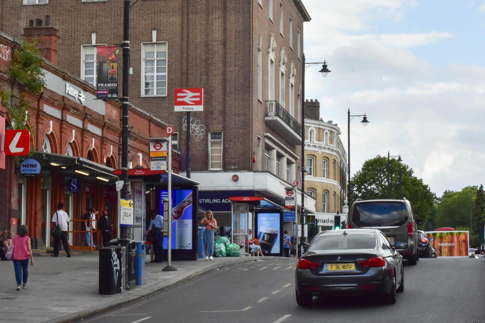 Putney , Modern-flawless ! *