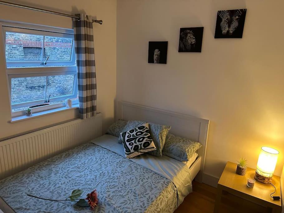 Putney , Modern-flawless ! London