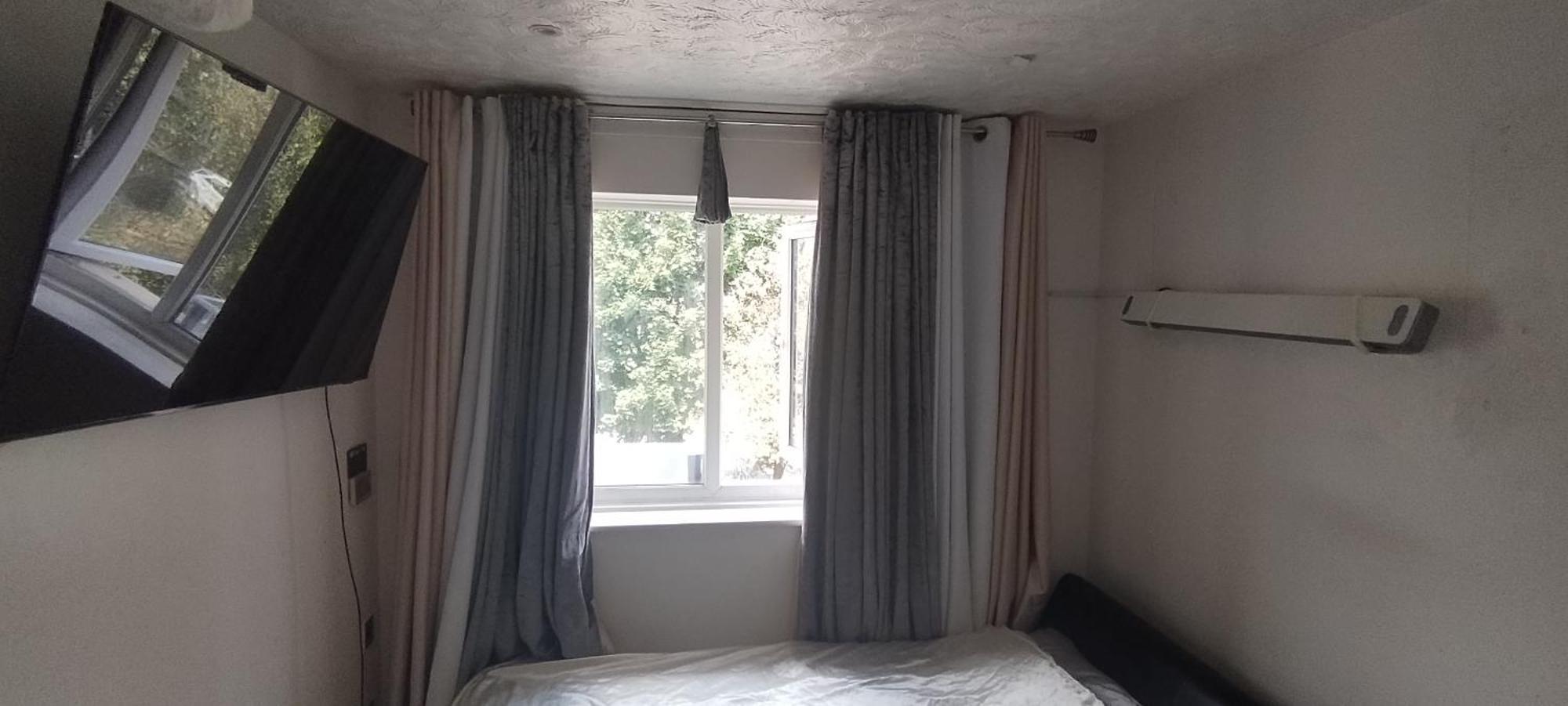 Homestay Airport, Excel, Univ Of East London, O2