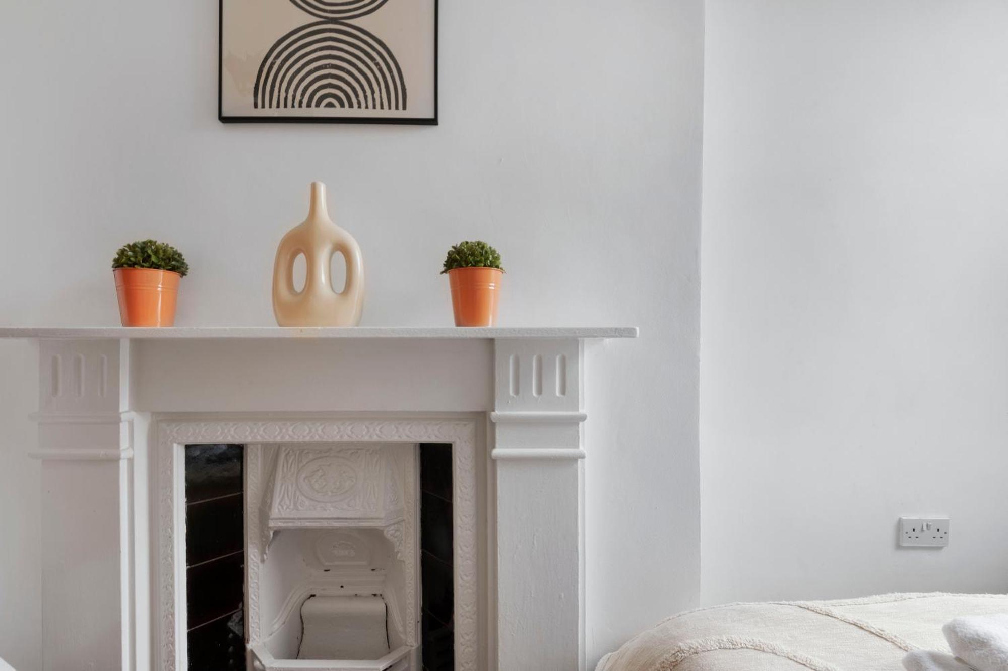 Two Bedroom Muswell Hill - Second Floor Apartment *