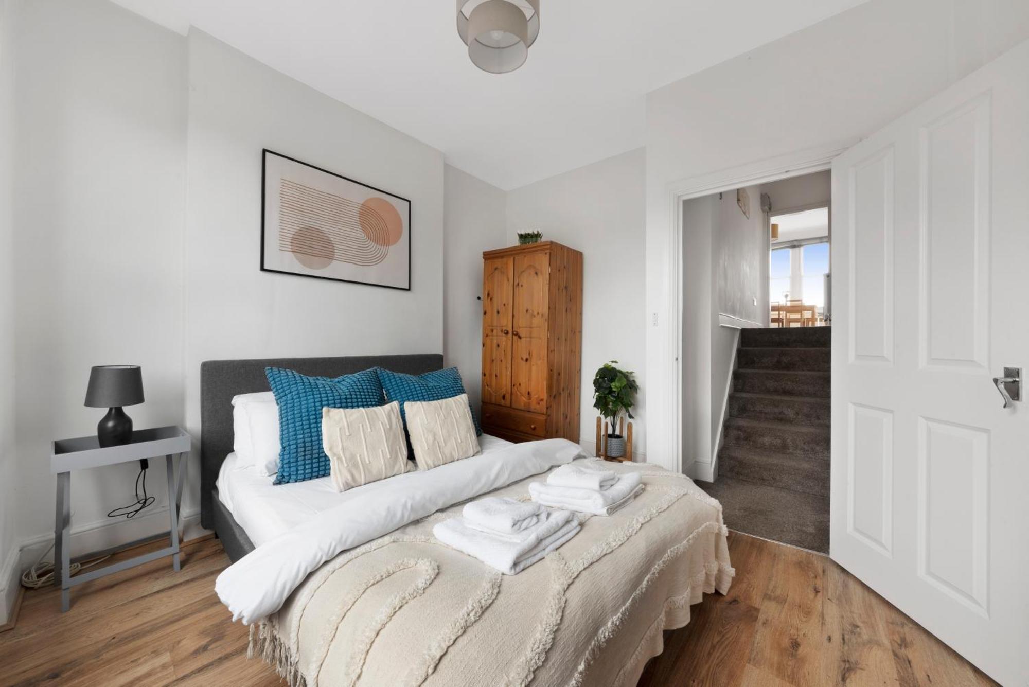 Two Bedroom Muswell Hill - Second Floor * London