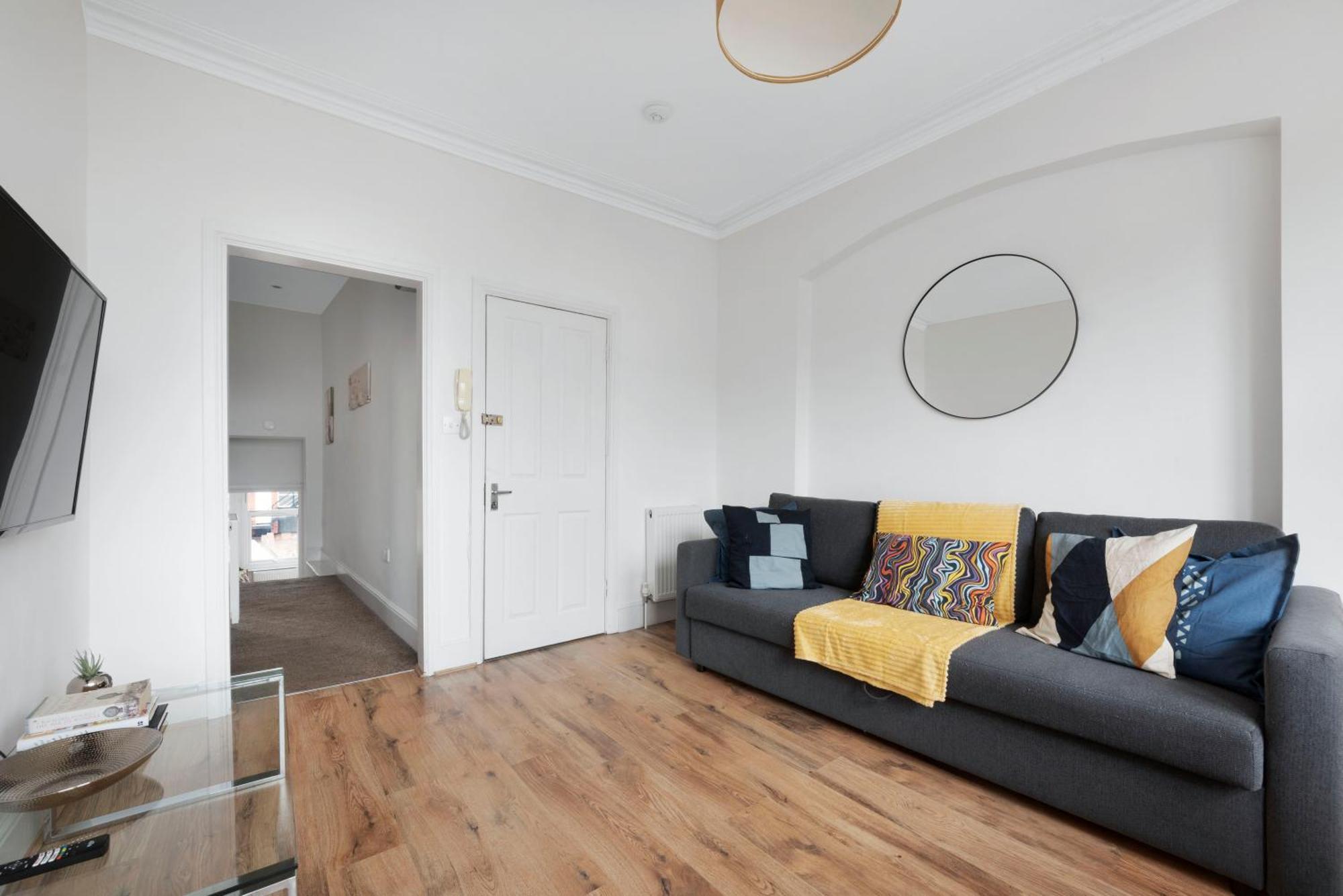 Two Bedroom Muswell Hill - Second Floor Apartment