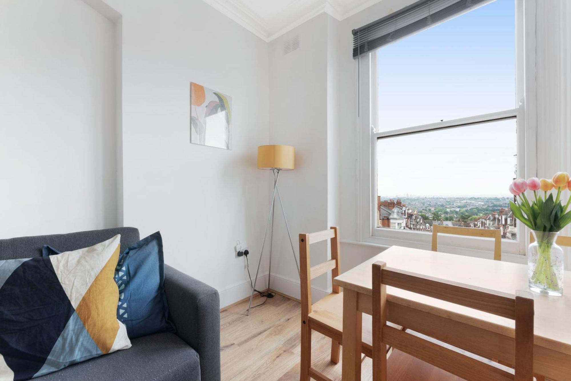 Two Bedroom Muswell Hill - Second Floor Apartment