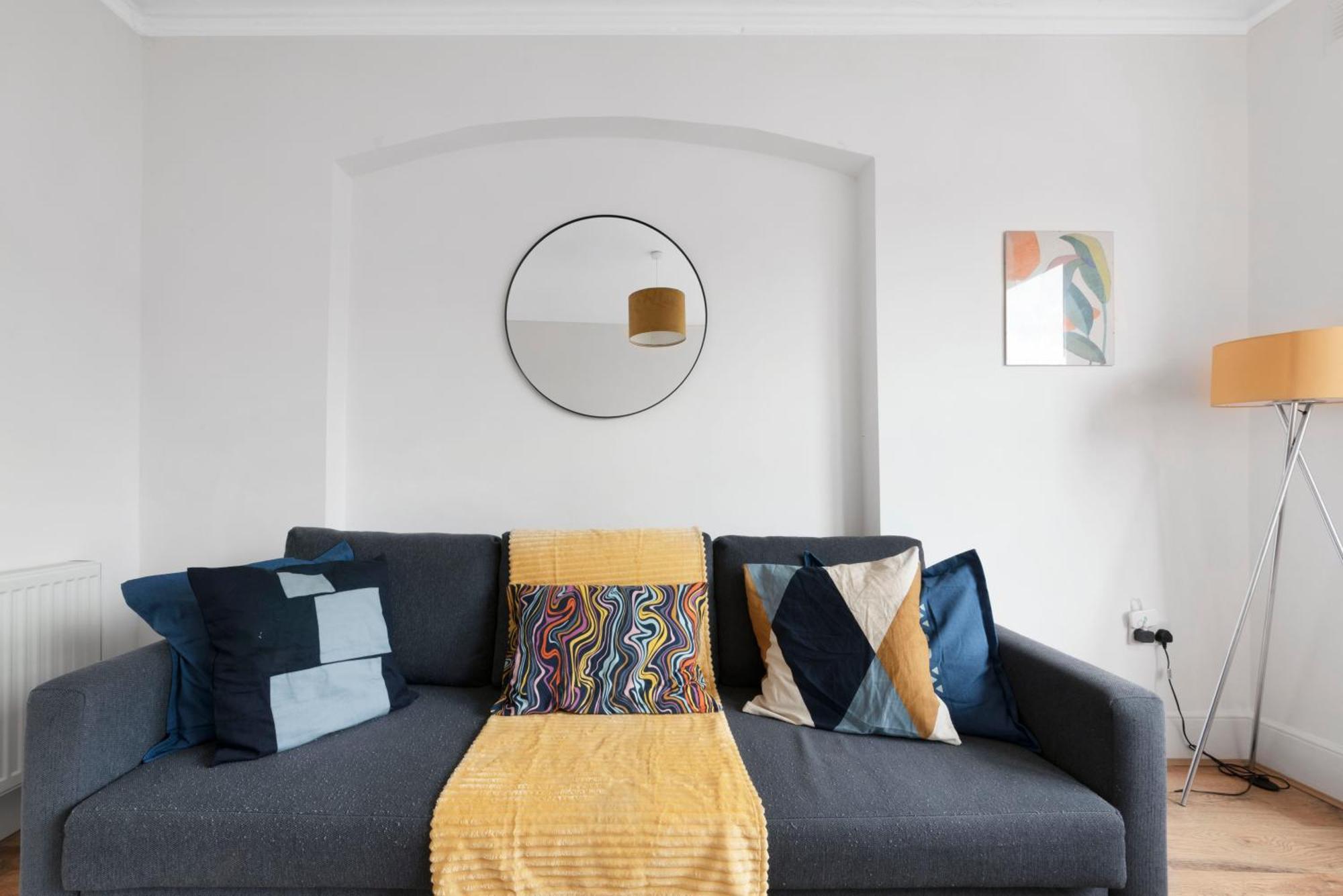 Two Bedroom Muswell Hill - Second Floor Apartment *