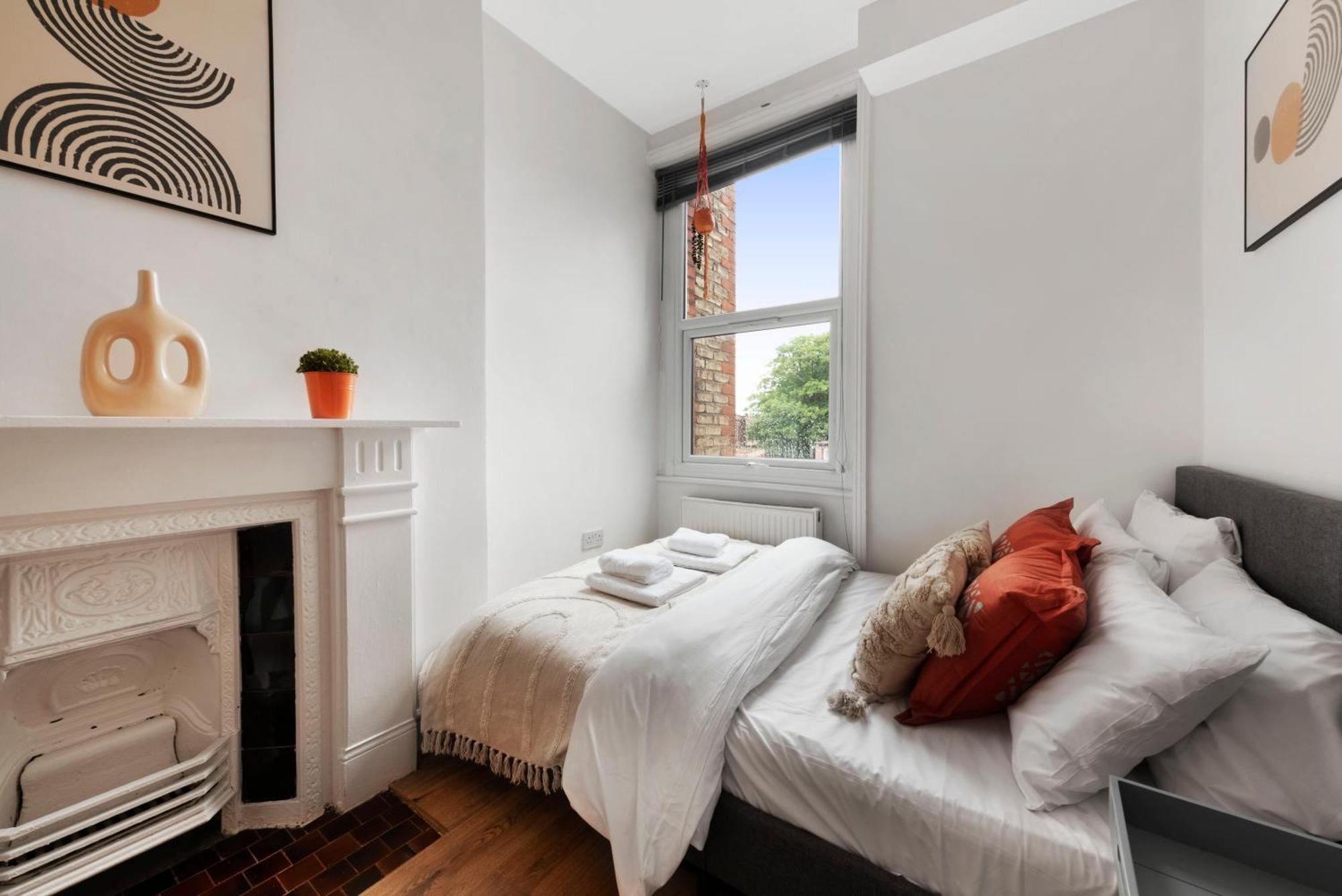 Two Bedroom Muswell Hill - Second Floor Apartment *