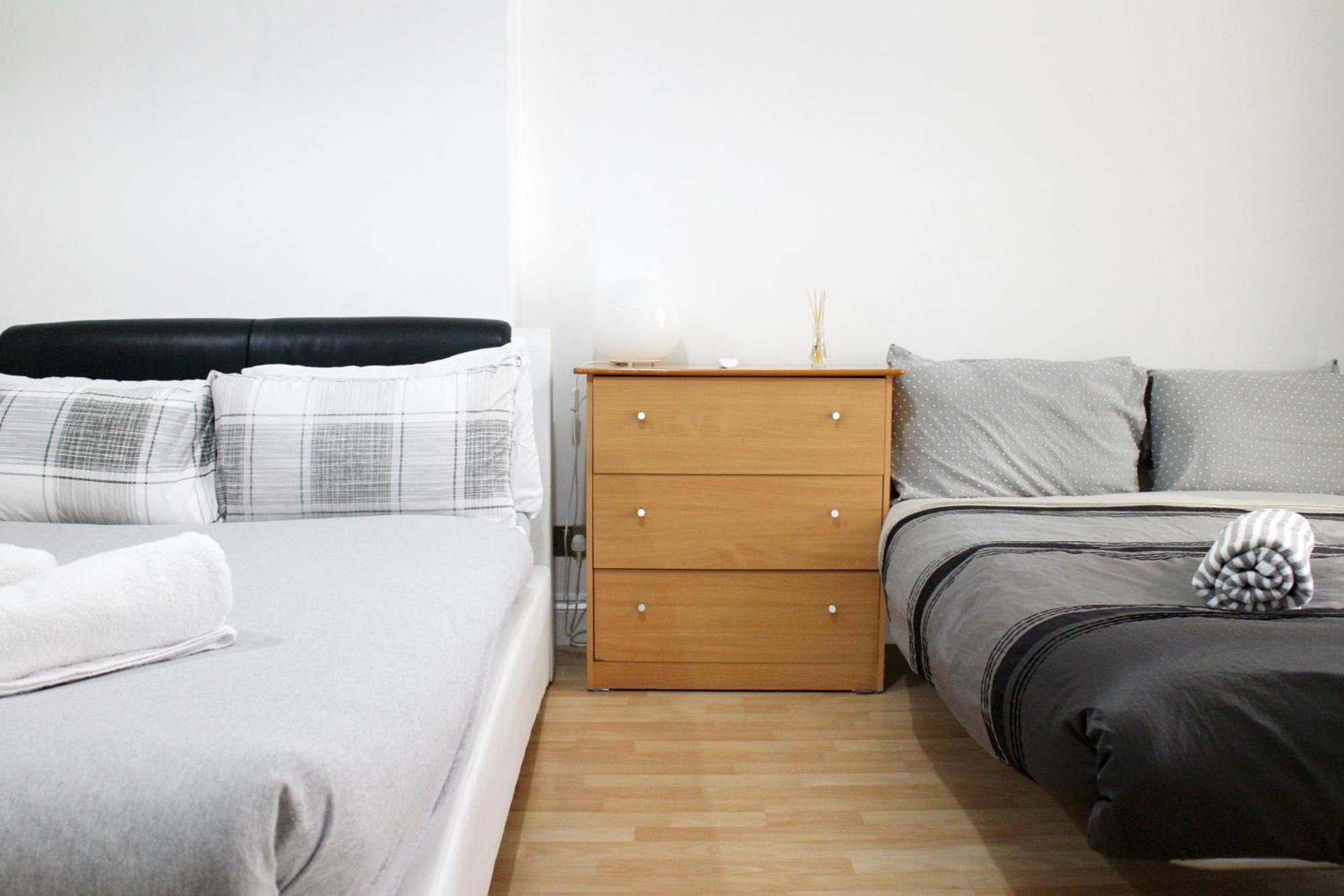 Apartment Large Garden Flat On Golders Road London