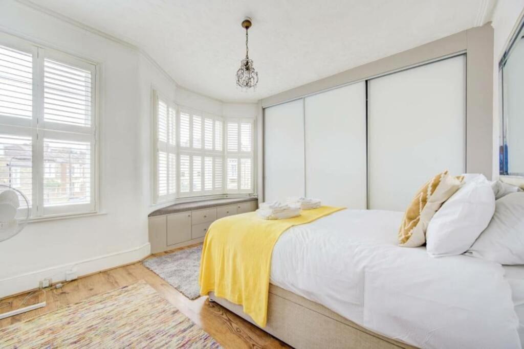 Lovely Fulham 2 Bed * London