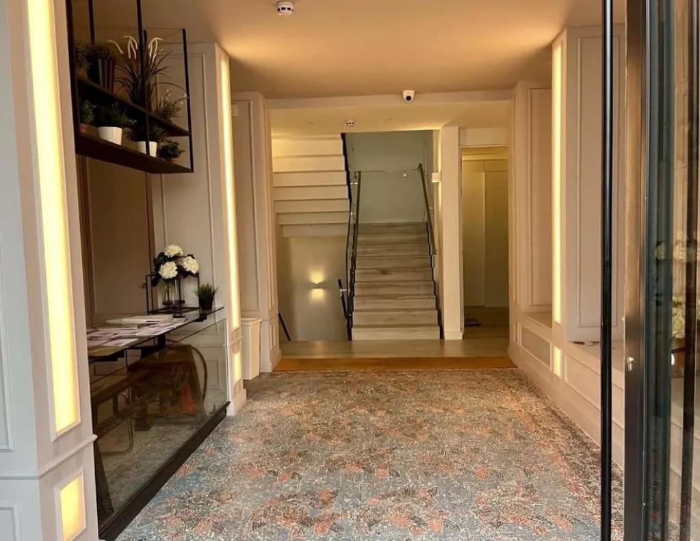 Apartment Luxury West London Living In Loftus Road London