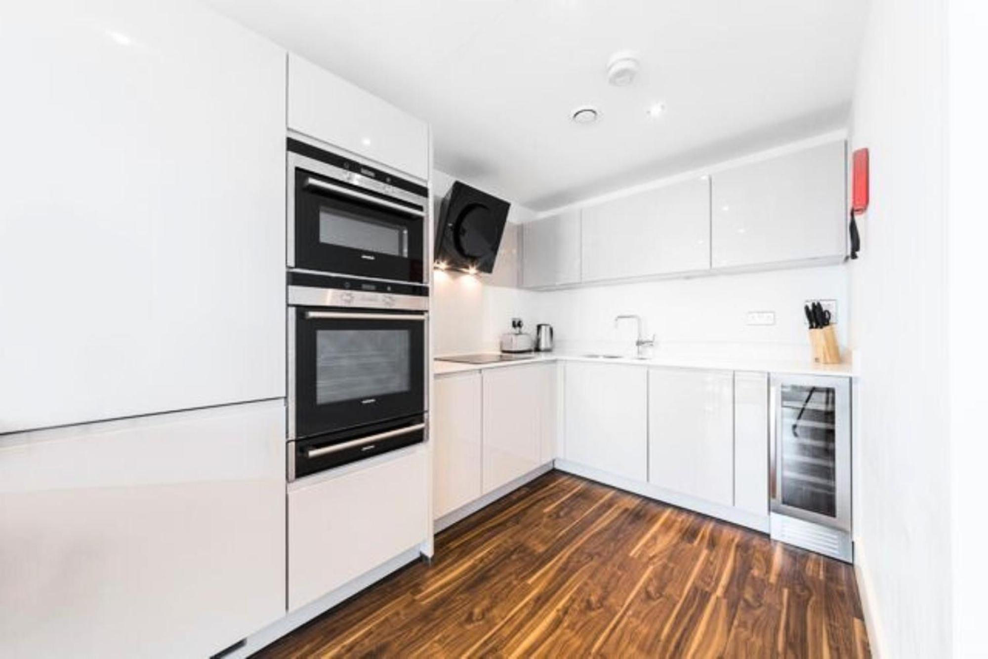 Tower Bridge - Balcony - Ac - Heated Floor - Fast Wifi - Luxurylondonstays * Londen