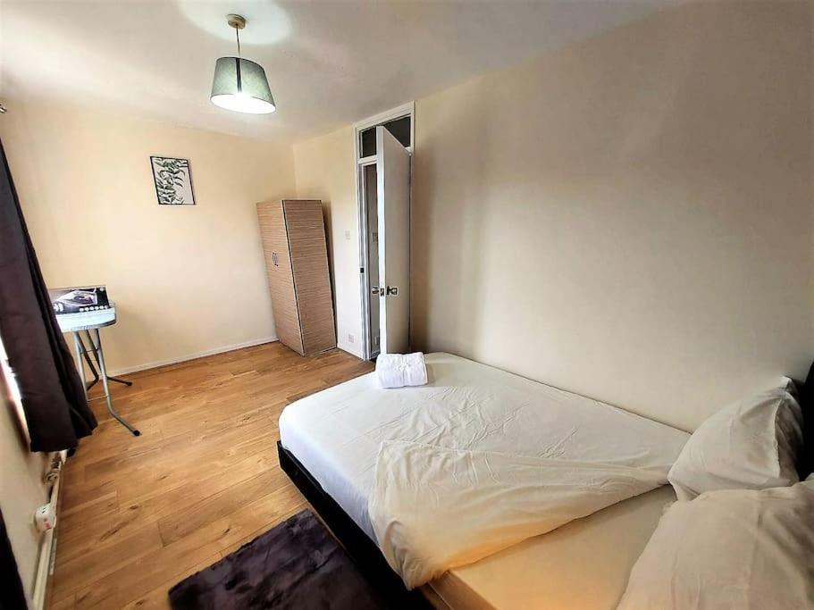 Zone 2, Spacious 3 Bedroom House Holiday home
