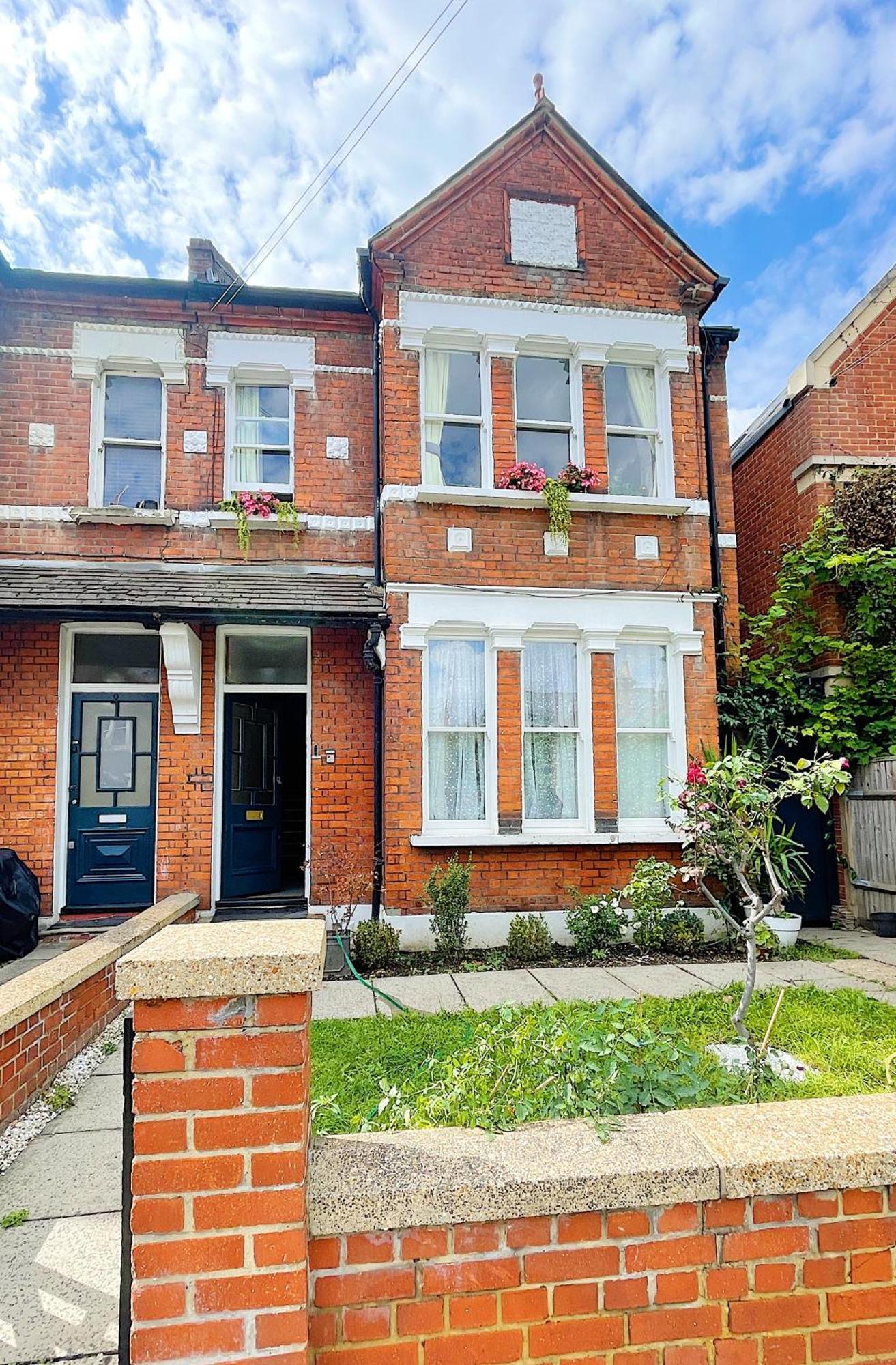 Apartment Boutique Style With Kitchen, Huge Shower, King Bed London