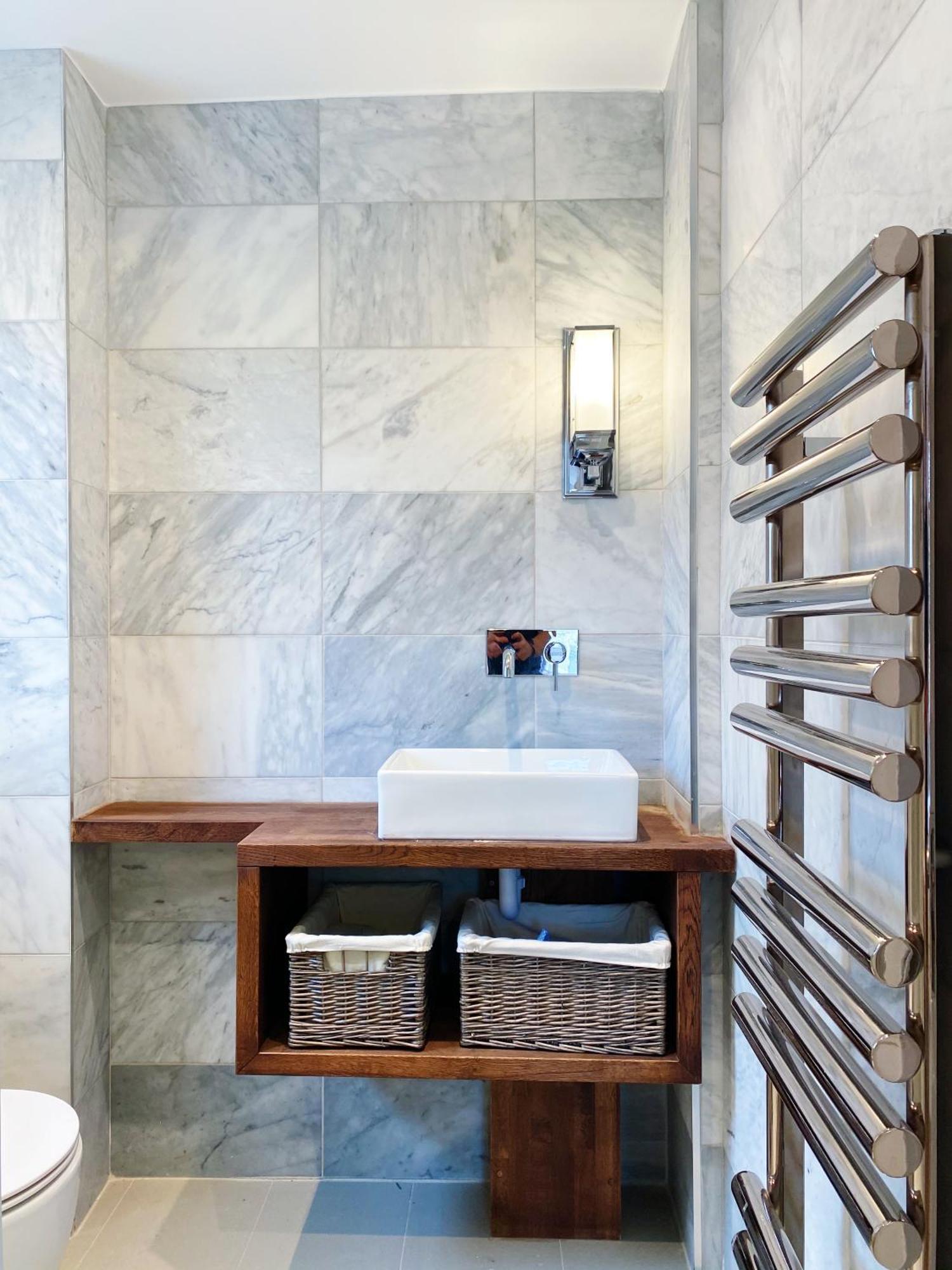 Boutique Style With Kitchen, Huge Shower, King Bed *
