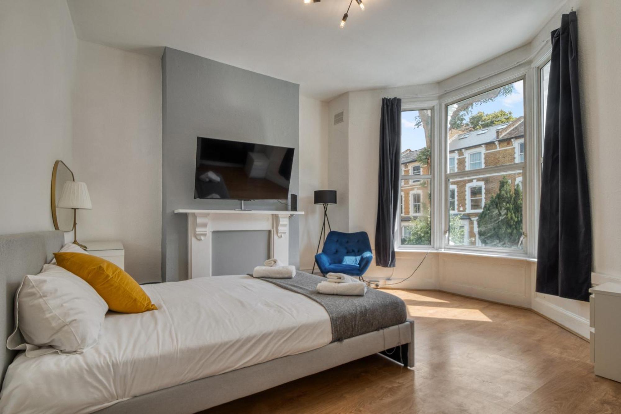 4 Bedroom Dalston Apartment *