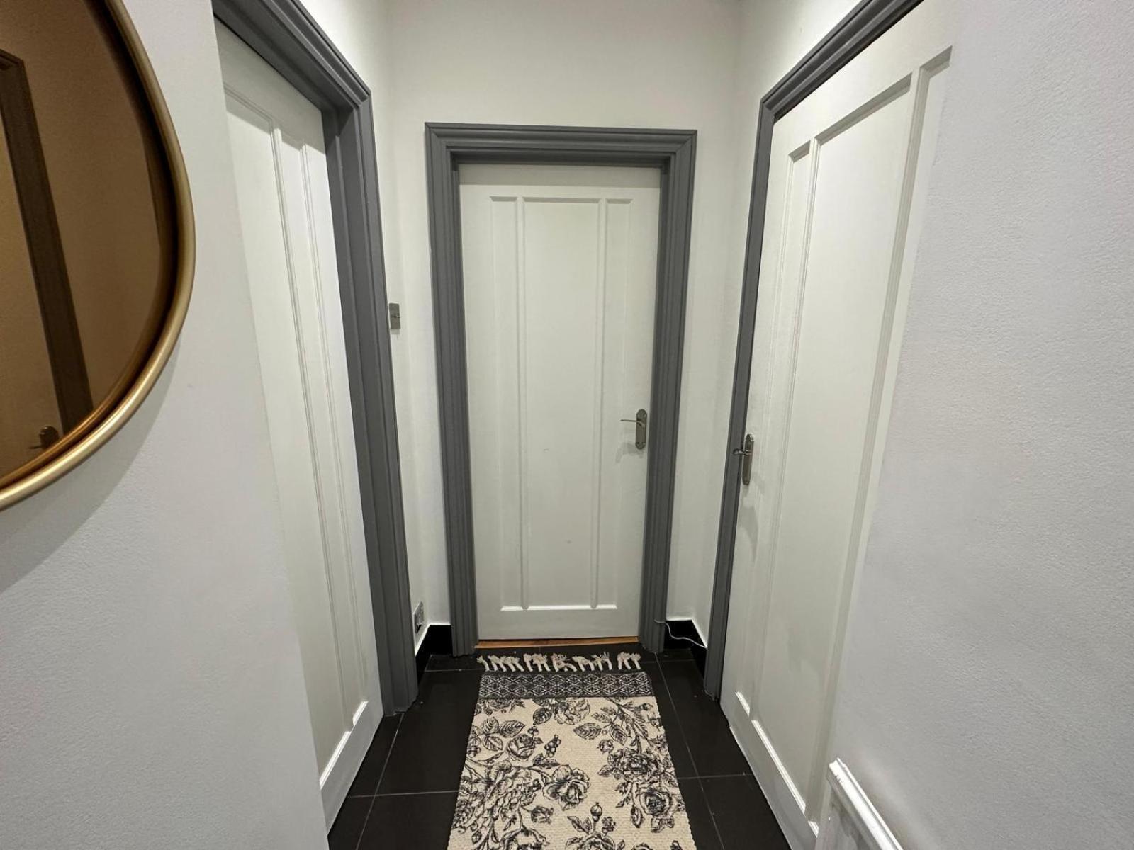 Stylish 1 Bedroom & Livingroom In Central * London