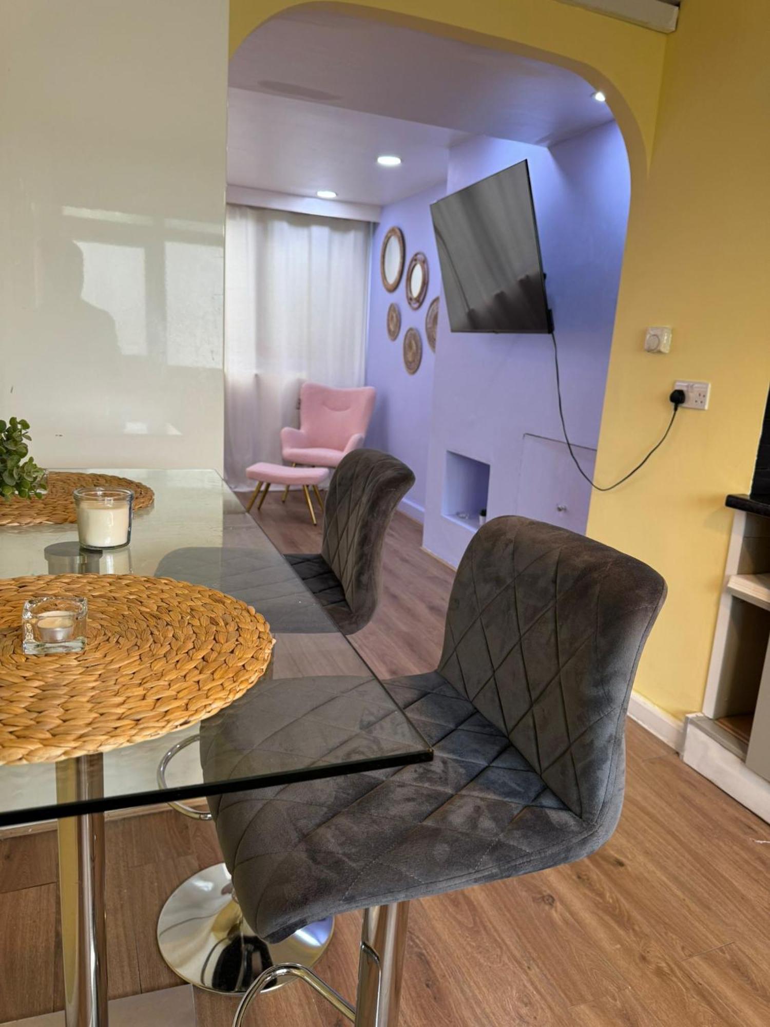 Charming Apartment London