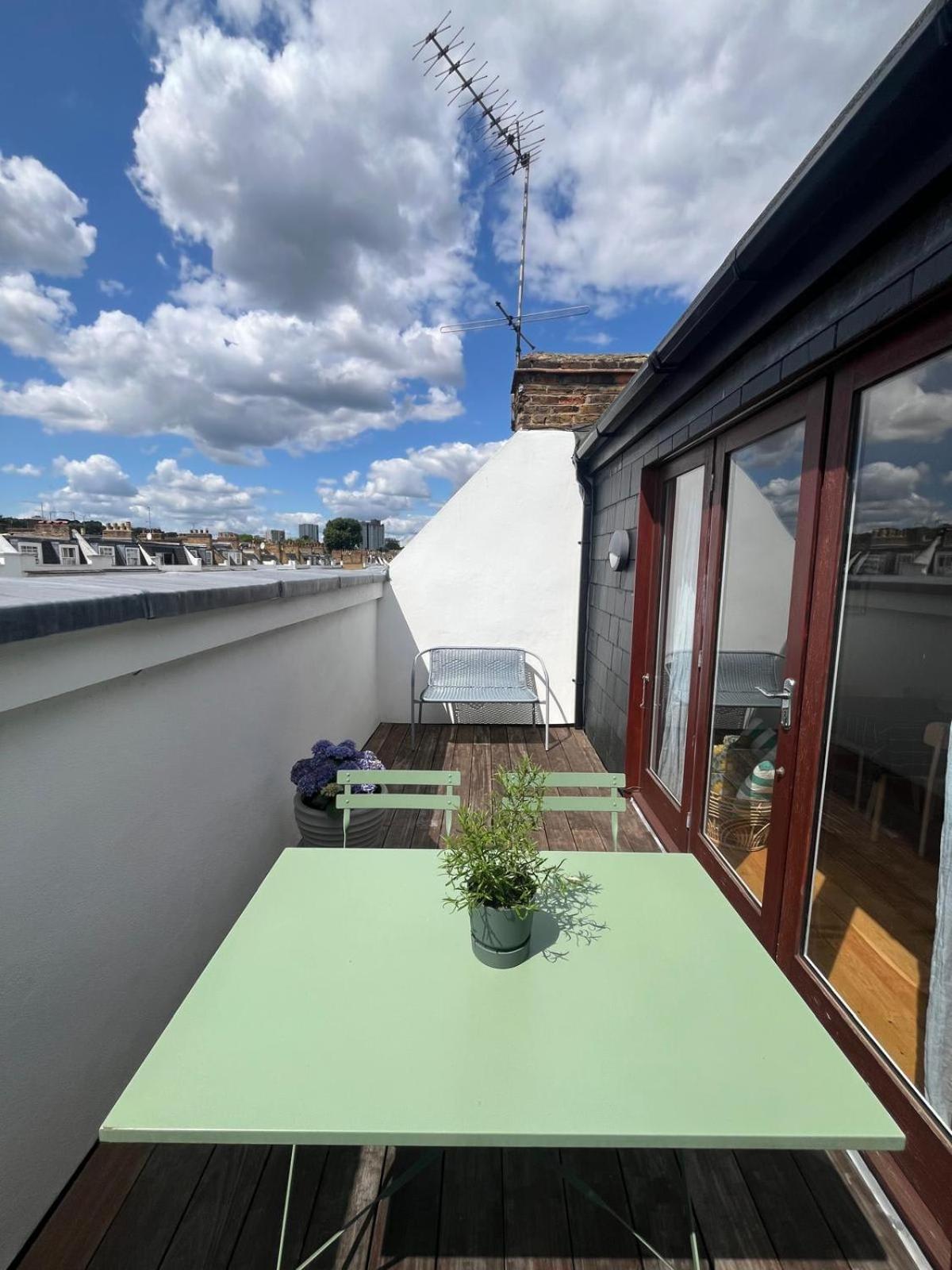 Charming Primrose Hill Rooftop Duplex Apartment *