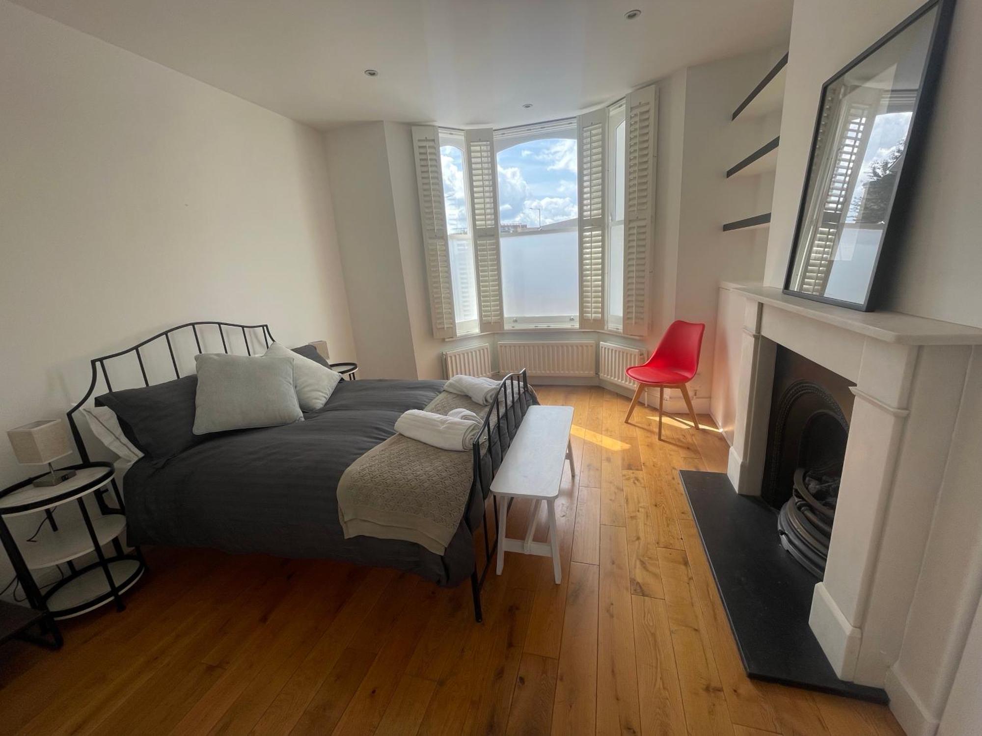 Stunning 3 Bed * London