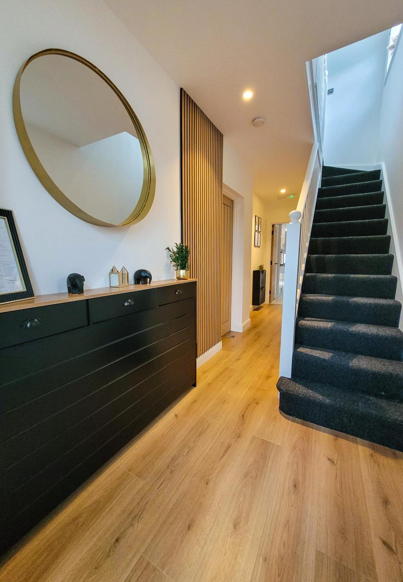 4 Bed 2 Bath Spacious House With 2 Driveway Parking In Ilford