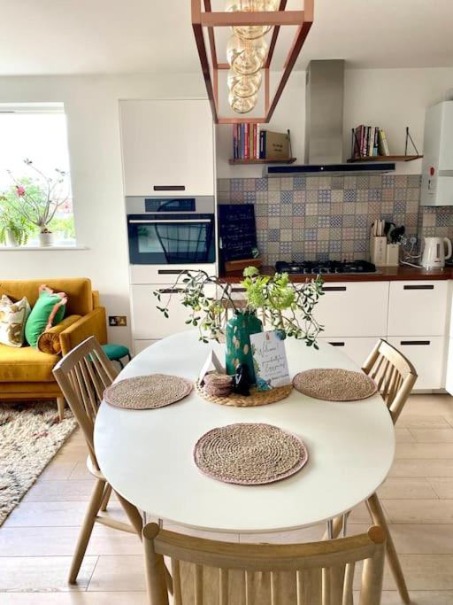 Apartment Urban Rainforeast, By Brick Lane E1, Family Friendly *