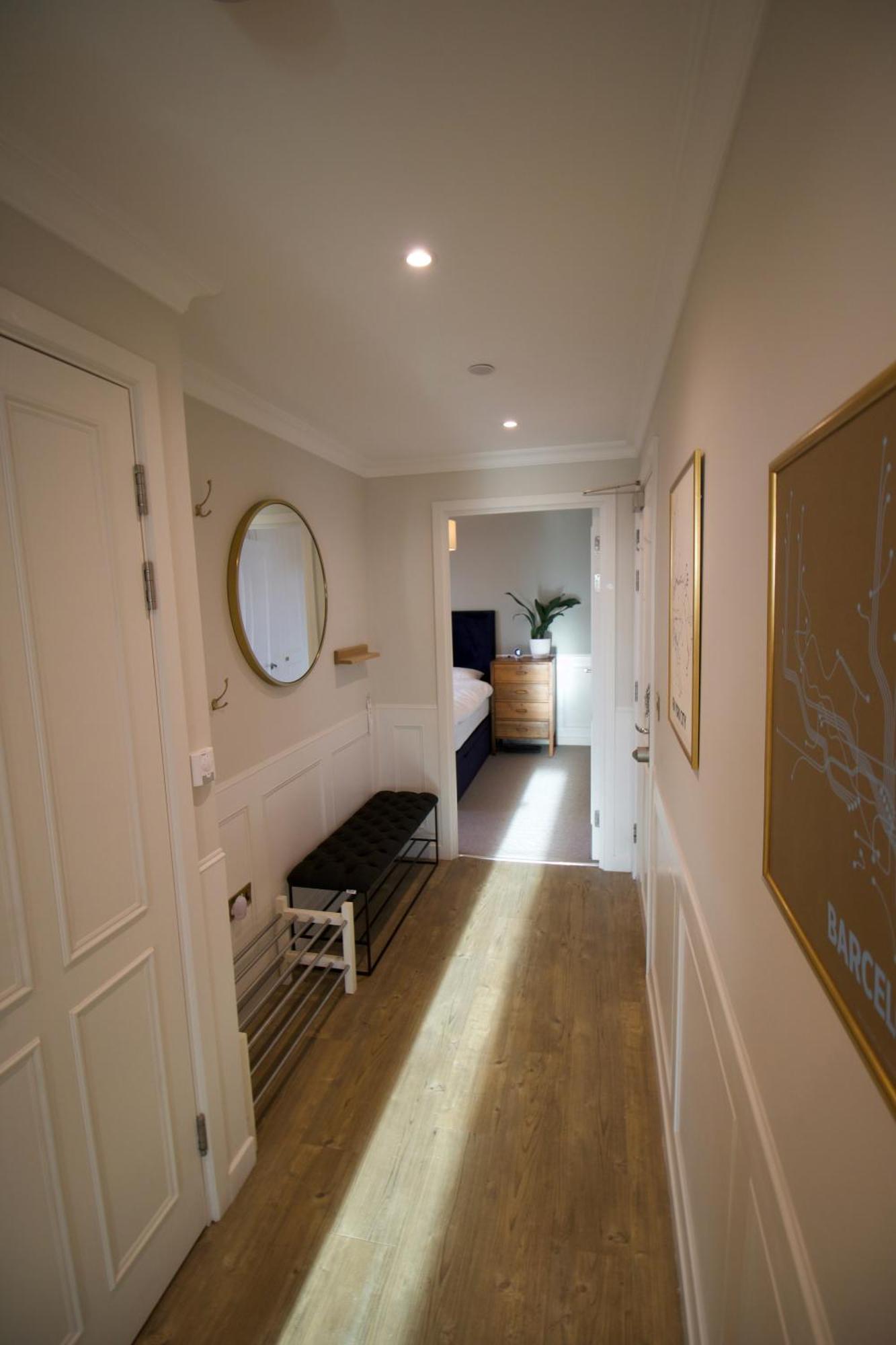 Luxury Surrey Quays Apartment