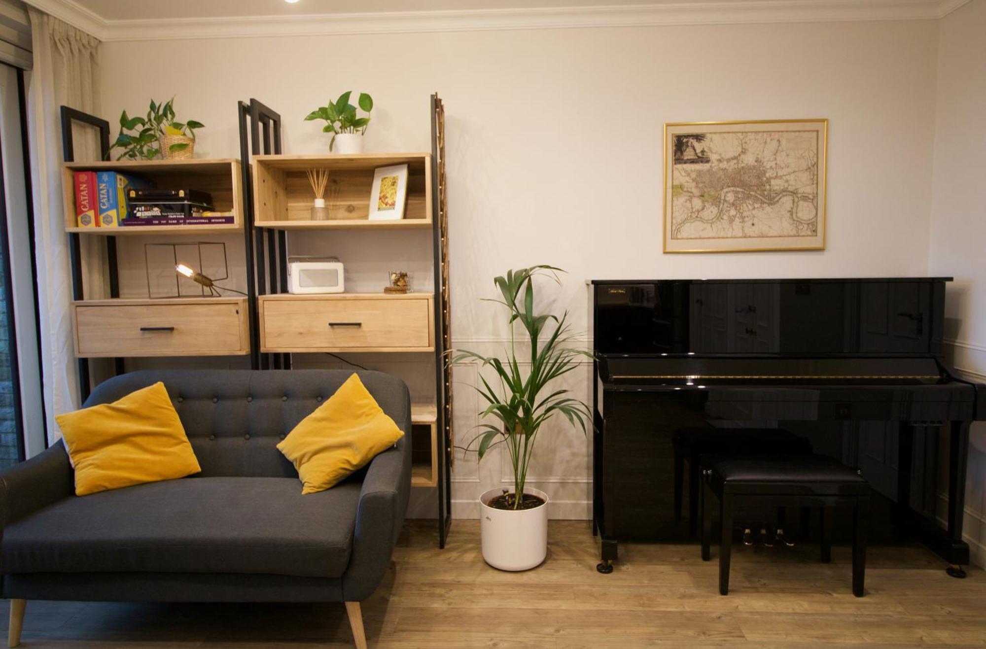 Luxury Surrey Quays Apartment