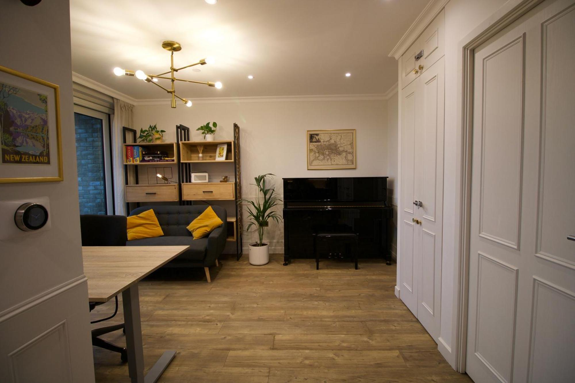 Luxury Surrey Quays London