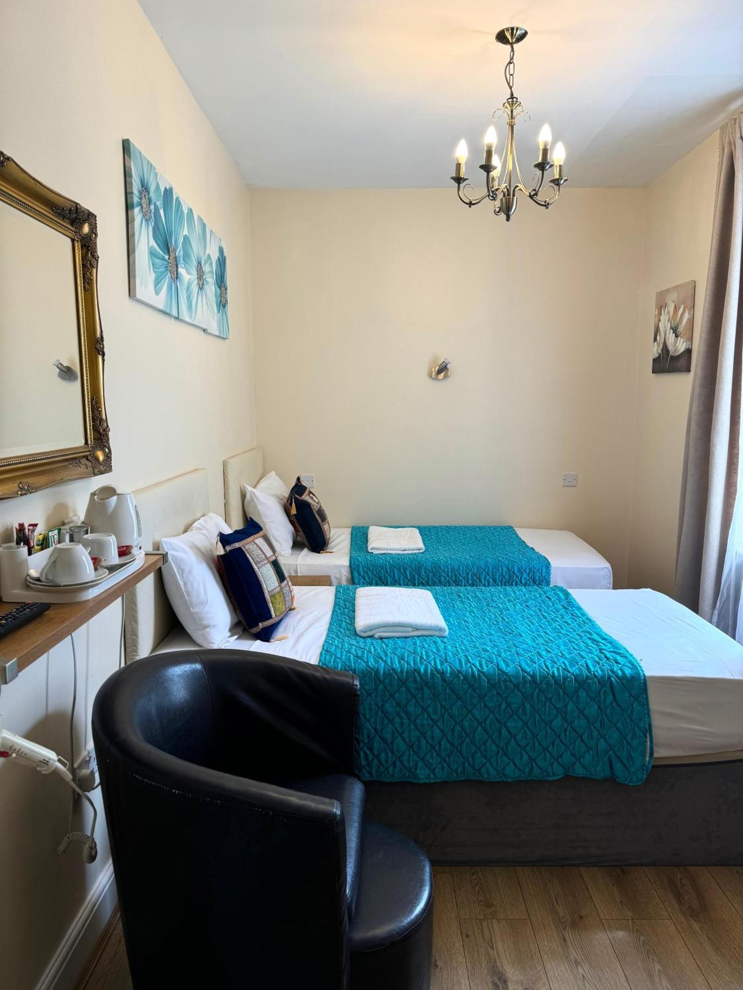 Hotel Abc Hyde Park 3*