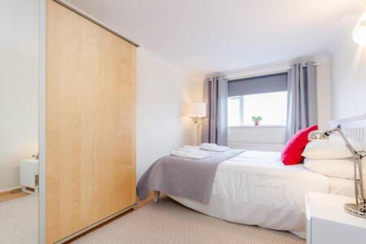 Holland Park 2 Bed Flat By Basetogo Apartment *