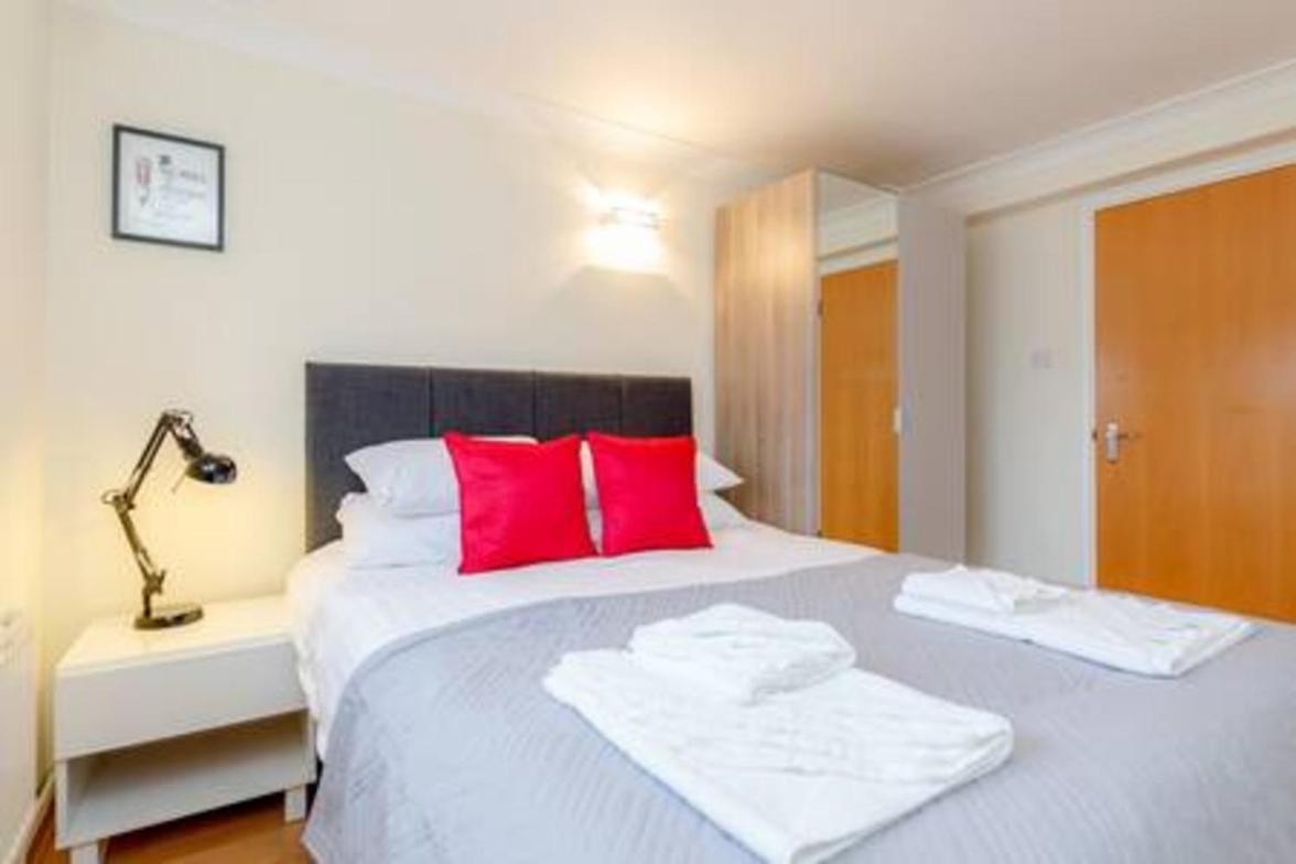 Apartment Holland Park 2 Bed Flat By Basetogo London