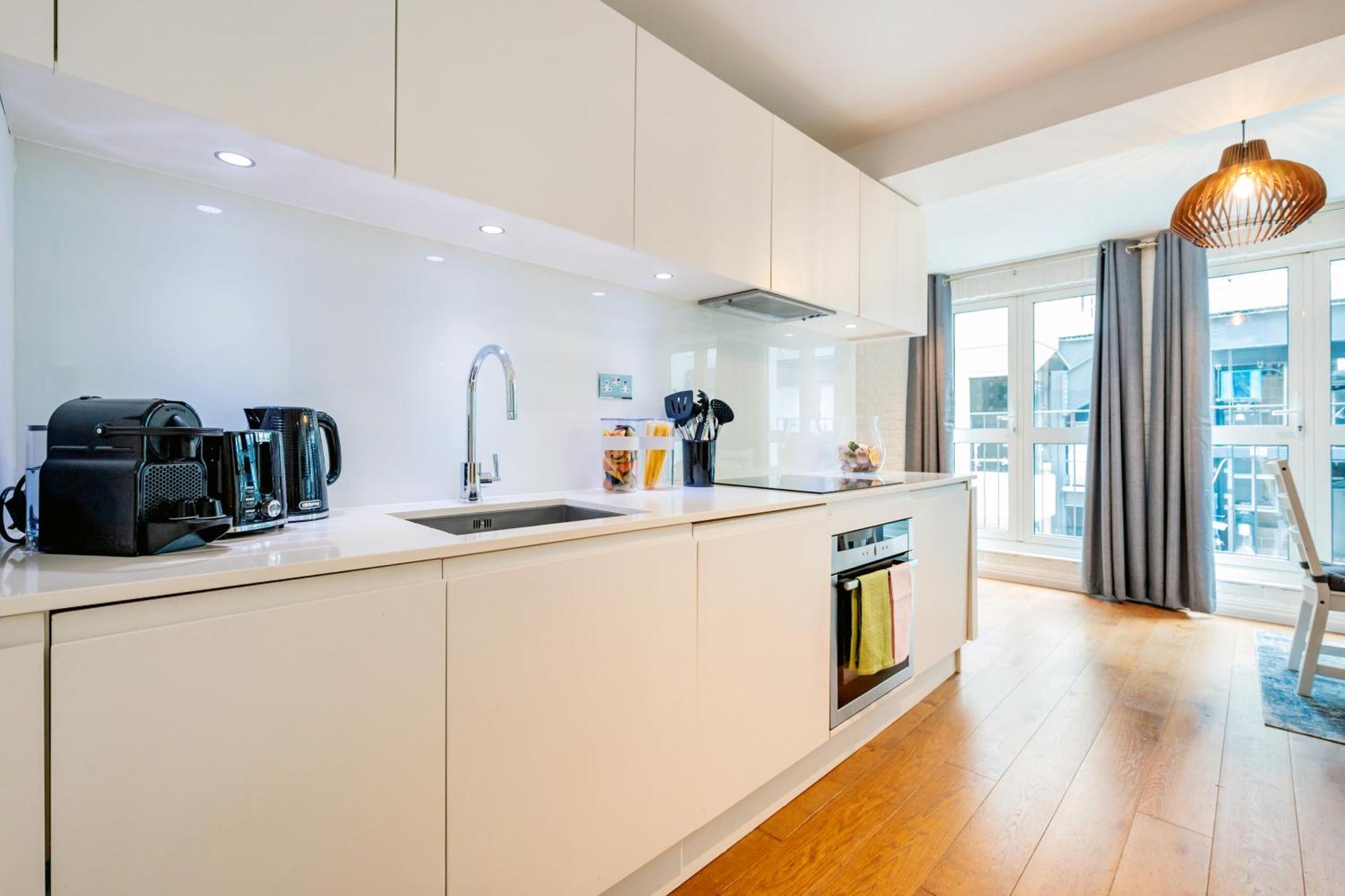 Welcome - The Piazza Apartment *
