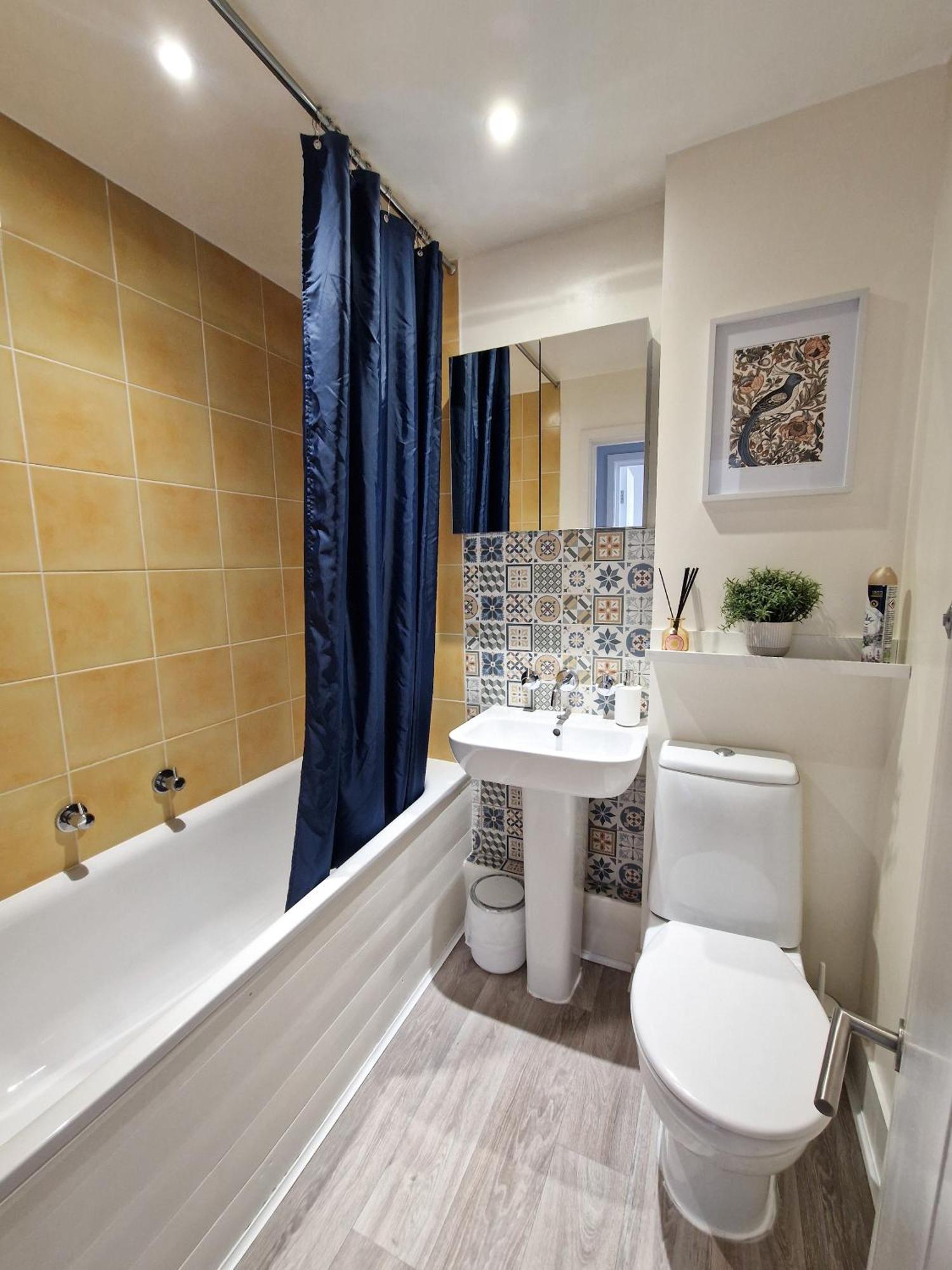 Apartamento 1-bed Apartment, Close To Kensington Olympia With Free Wi-fi & Netflix *