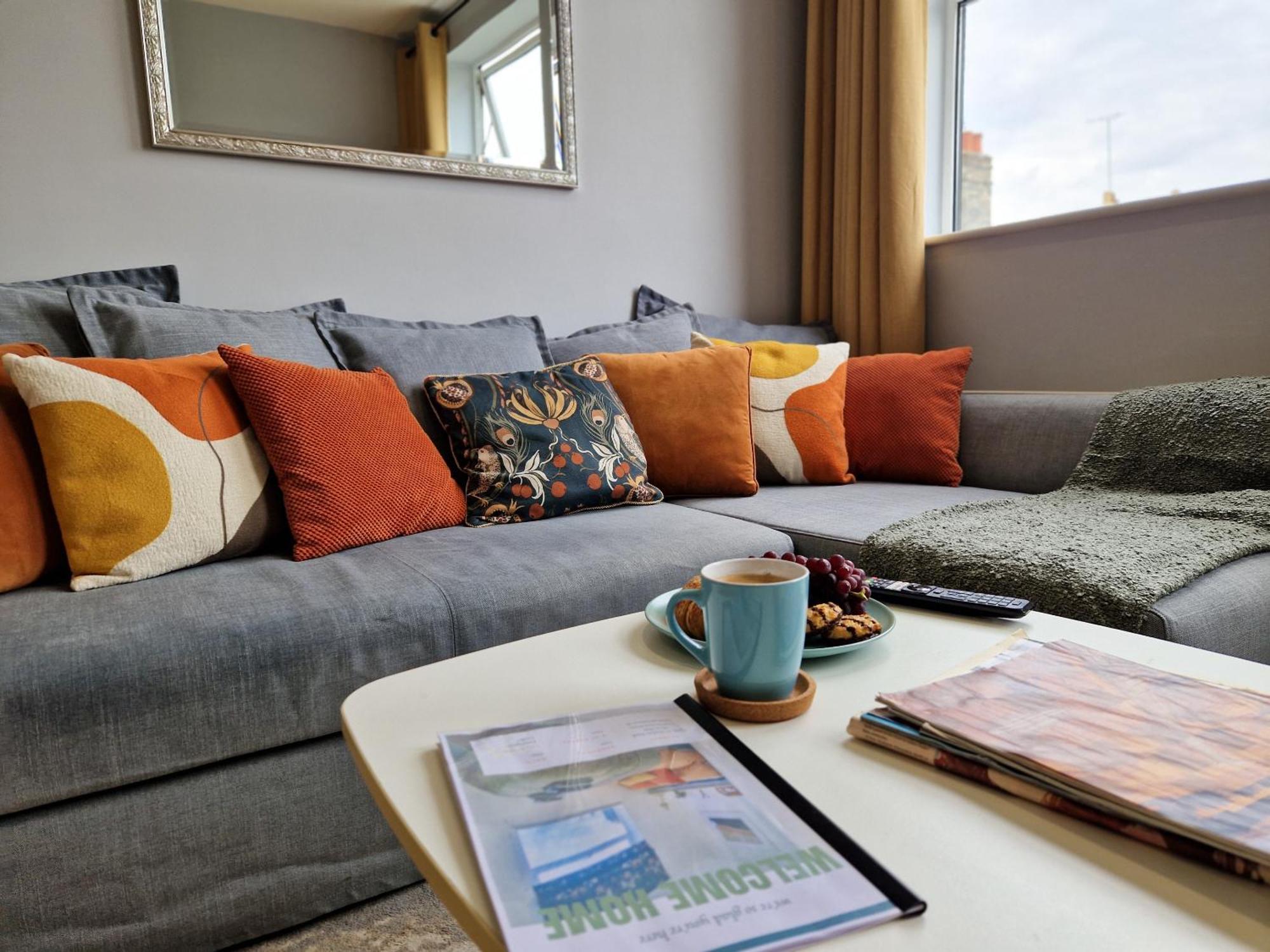 Apartamento 1-bed Apartment, Close To Kensington Olympia With Free Wi-fi & Netflix *