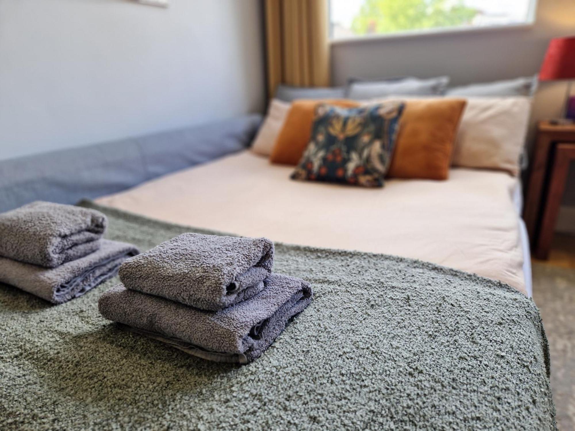 1-bed Apartment, Close To Kensington Olympia With Free Wi-fi & Netflix Apartamento Londres