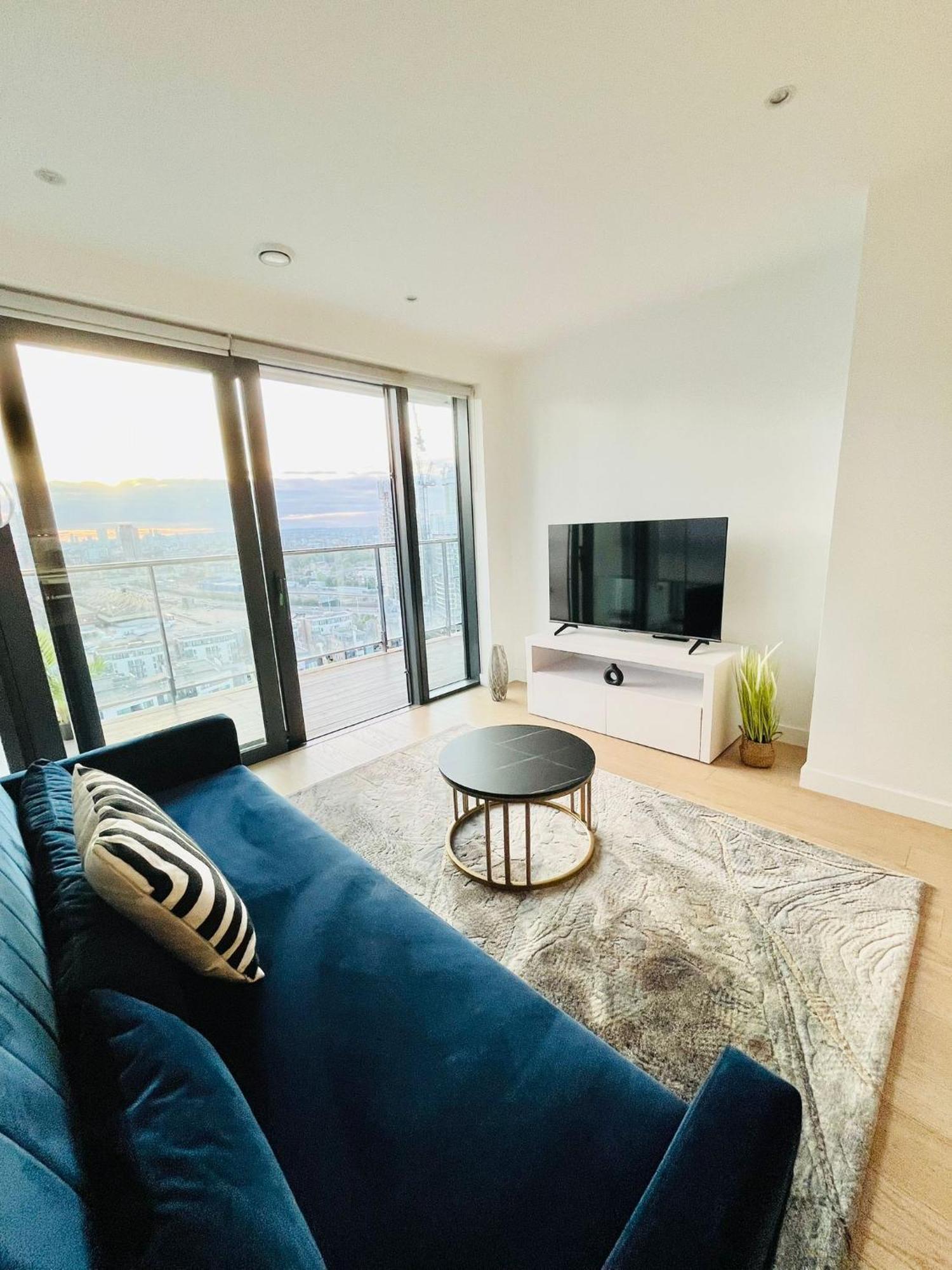 Modern Canary Wharf - Prime For Business & Family - Near Tube Access * London
