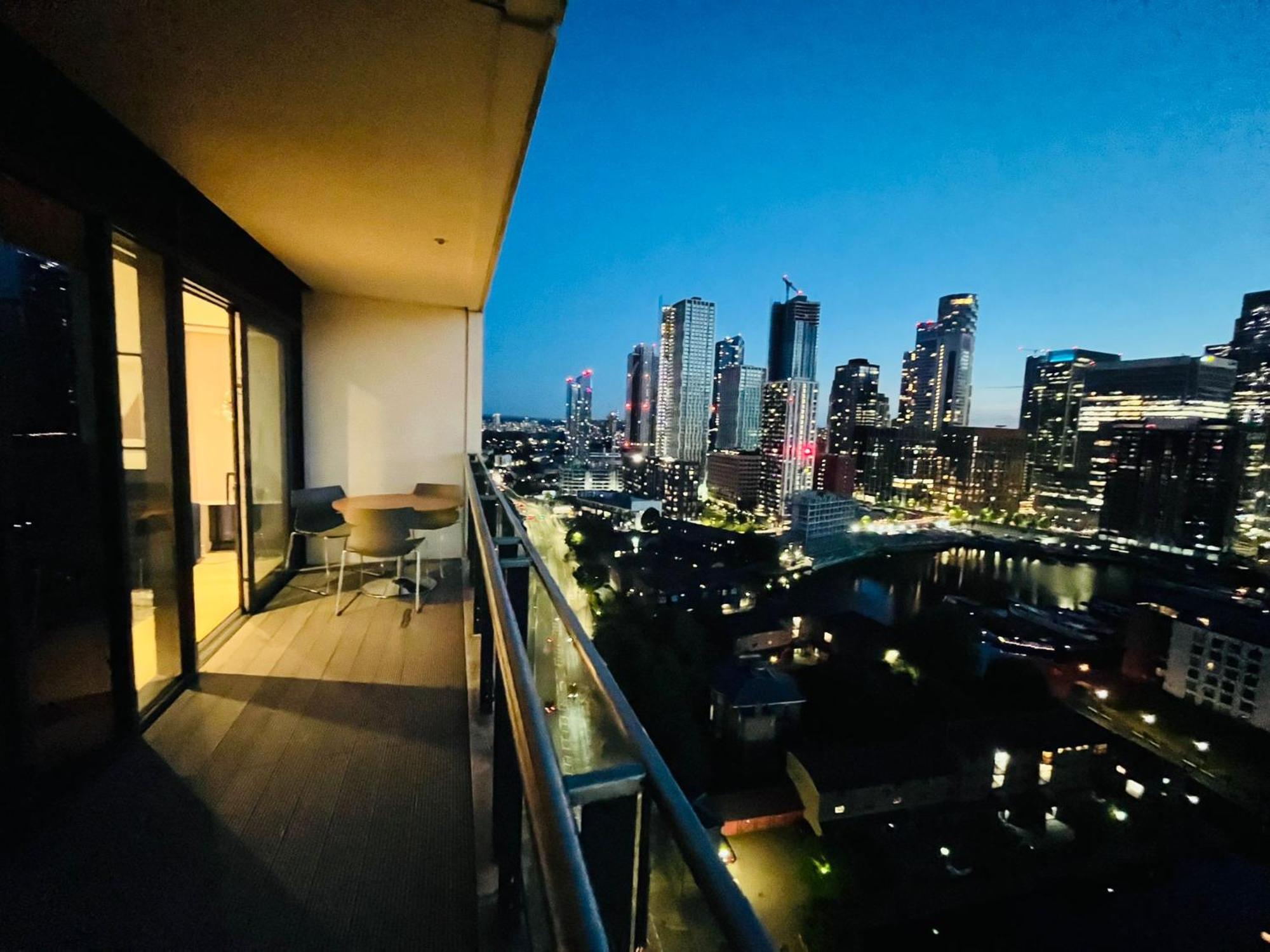 Modern Canary Wharf - Prime For Business & Family - Near Tube Access London